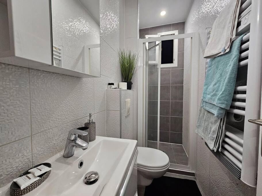 Appartement Proche Metro Paris Pantin Buitenkant foto