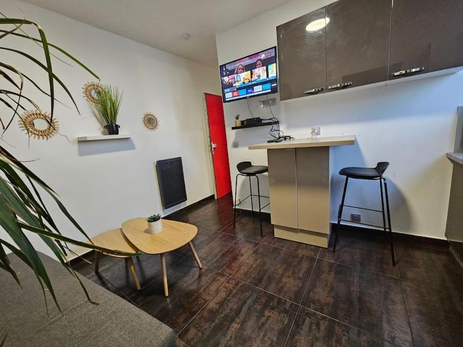 Appartement Proche Metro Paris Pantin Buitenkant foto