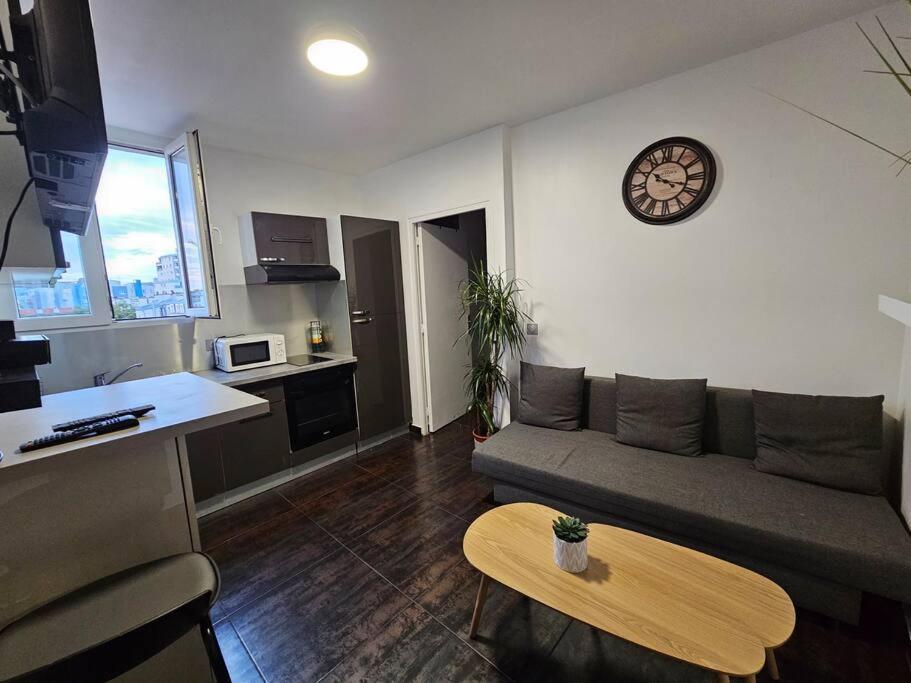 Appartement Proche Metro Paris Pantin Buitenkant foto